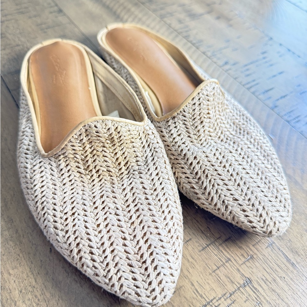 Universal Thread Cream Mules with Textured Knit Pattern - Picture 2 of 8